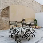 New Design - Private Patio - Gallos 3 アパート