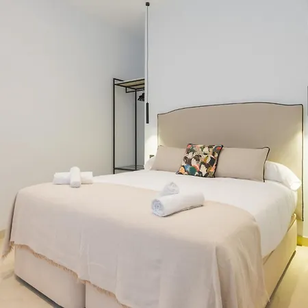 Apartament New Design - Private Patio - Gallos 3 Sewilla