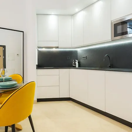 Apartament New Design - Private Patio - Gallos 3