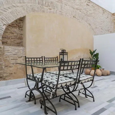 New Design - Private Patio - Gallos 3 Apartament