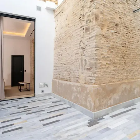 Apartament New Design - Private Patio - Gallos 3
