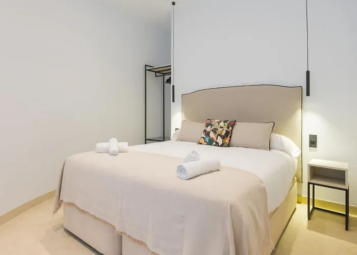 Apartament New Design - Private Patio - Gallos 3 Sewilla