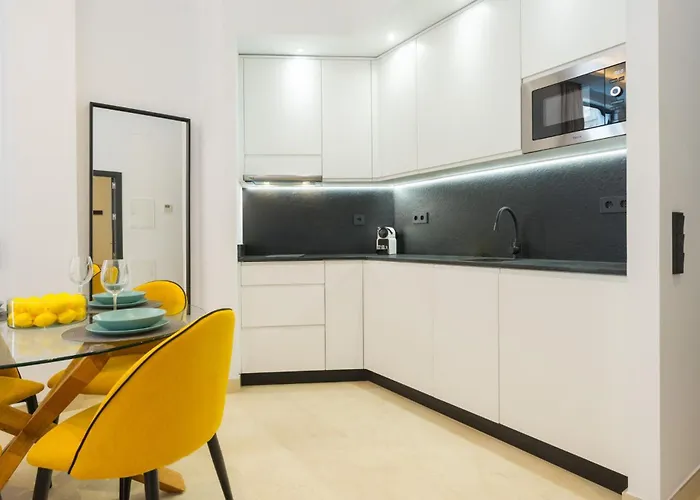 Apartament New Design - Private Patio - Gallos 3
